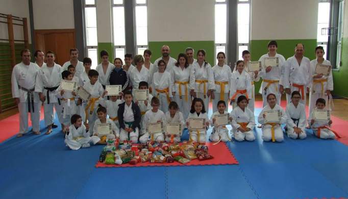 Atletas do Karate Clube Alto Tâmega Solidários
