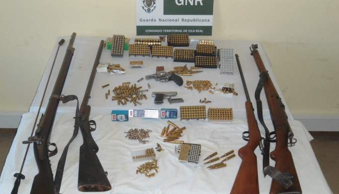 GNR detém indivíduos por posse de arma proibida